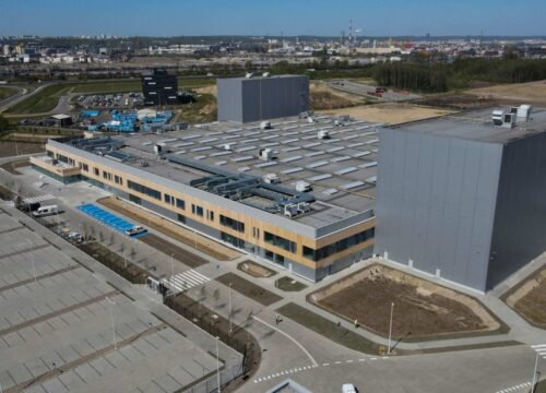 Zakończono budowę największej w Europie fabryki magazynów energii