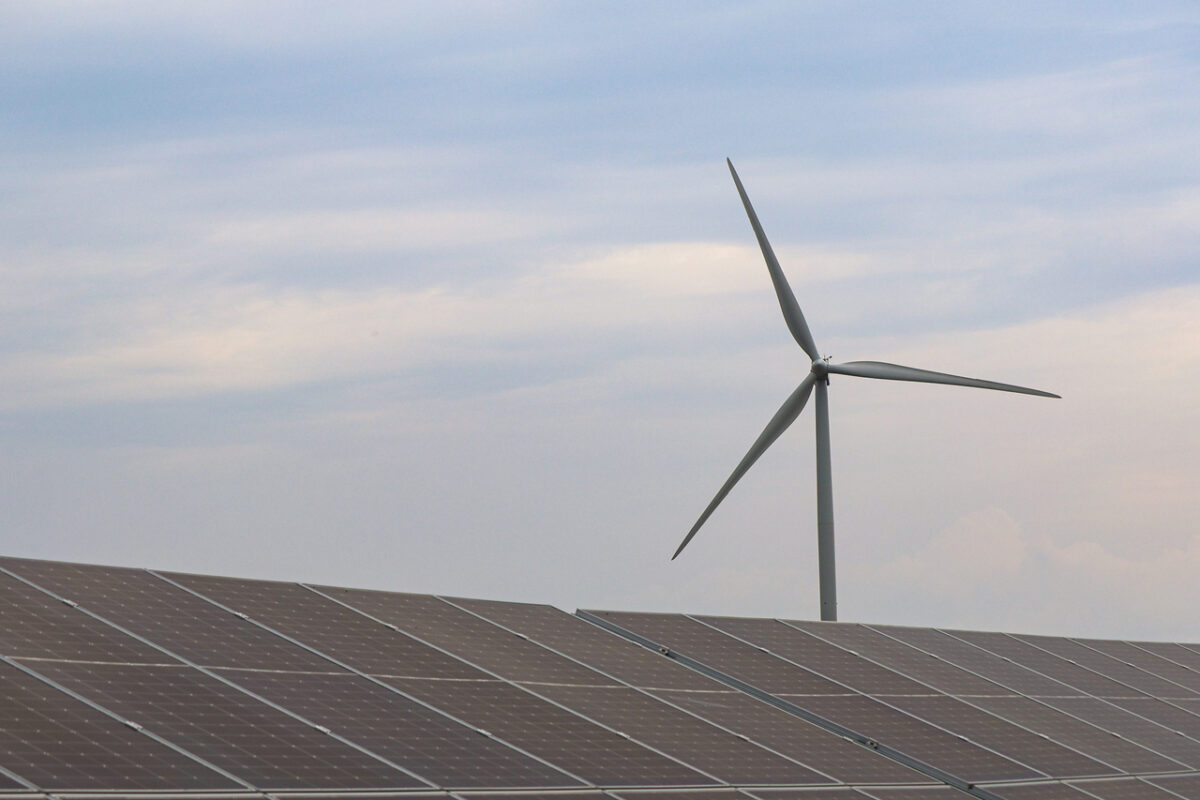 Grupa greenvolt sprzedaje portfel wiatrowy i słoneczny w hiszpanii za 195 mln euro