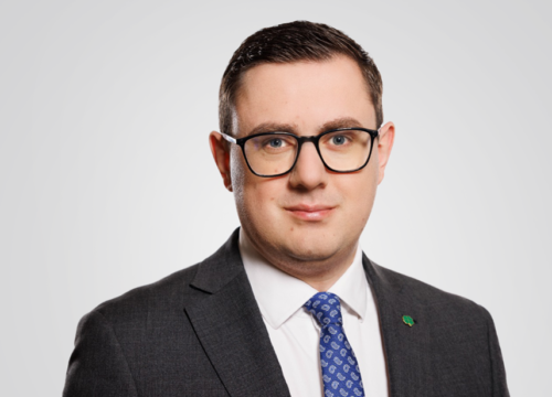 Minister Miłosz Motyka zapowiada obniżki cen prądu i uproszczone rachunki