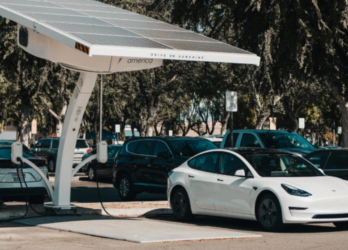Tesla wycofuje dwa modele z Europy