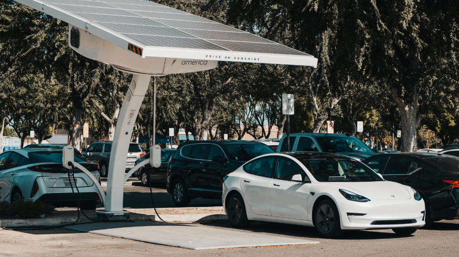 Tesla wycofuje dwa modele z Europy