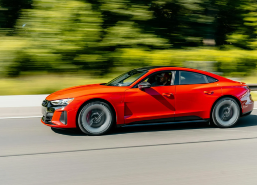 Europa ogranicza import ropy. Elektryki zmieniają rynek paliw i energii