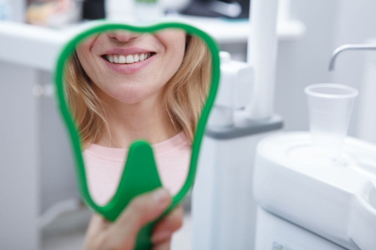 Jak dentysta może obniżyć miesięczne rachunki dzięki OZE?