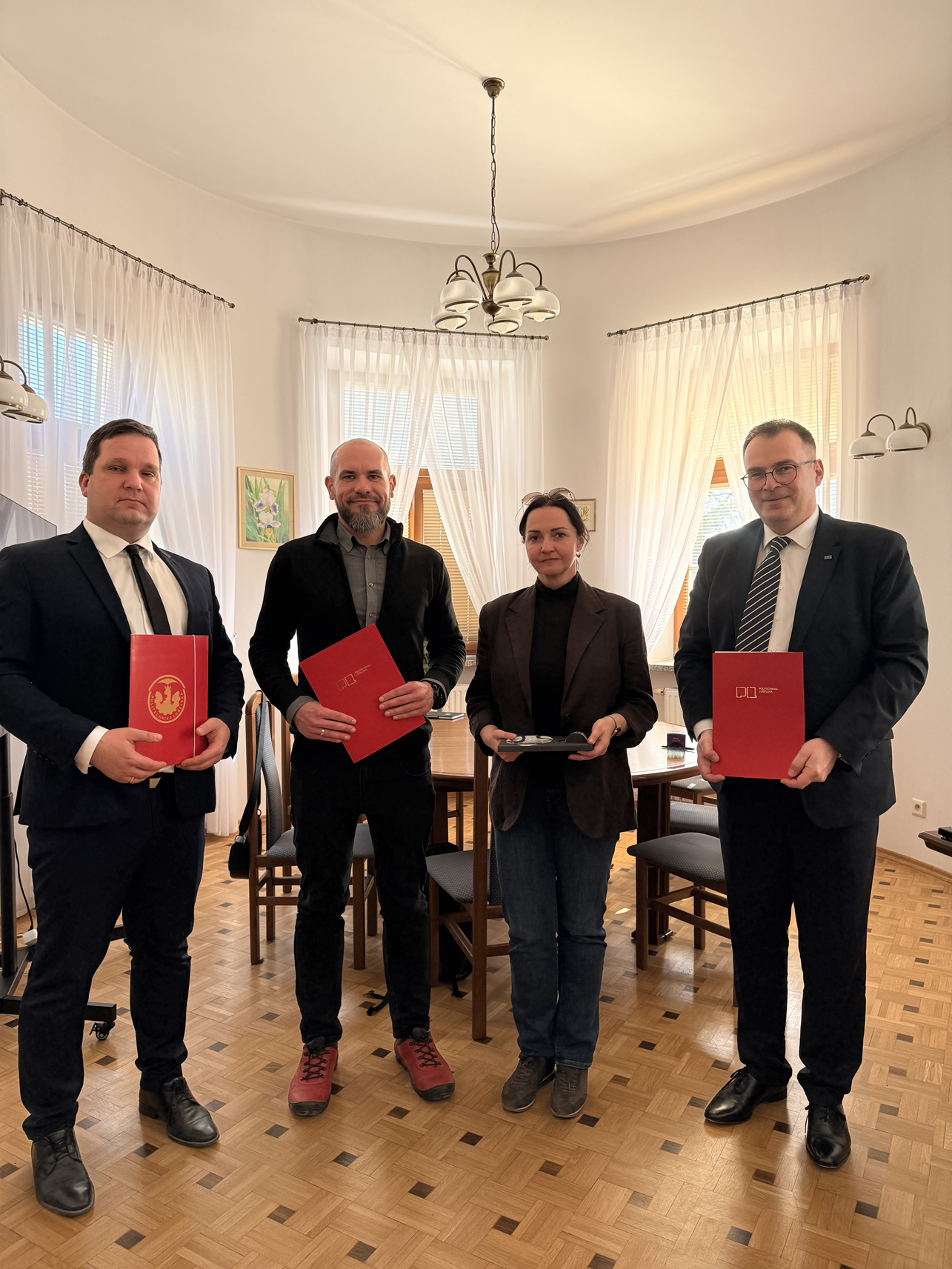 Informacja prasowa od Electroride: Nauka i biznes ramię w ramię. Electroride i Politechnika Lubelska łączą siły na rzecz rozwoju mikromobilności