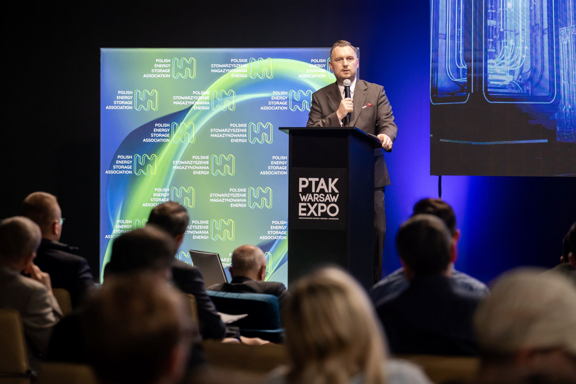 Informacja prasowa: PSME Ponad 11 tysięcy uczestników i kilkudziesięciu ekspertów podczas III edycji PSME Battery Conference